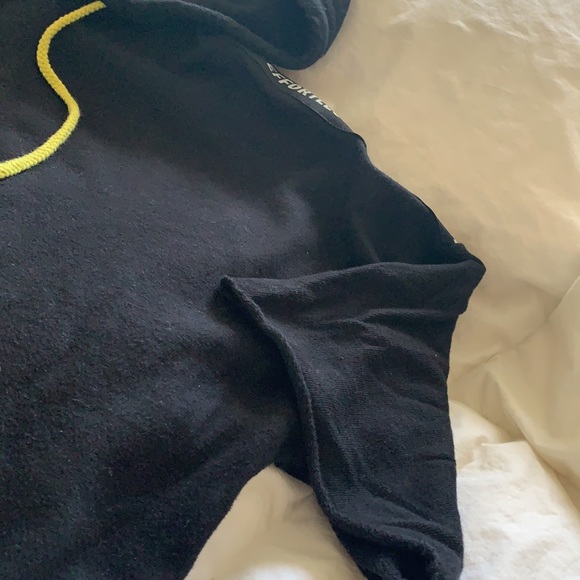 City Streets Juniors Cropped Top w/ Hood - Picture 6 of 6